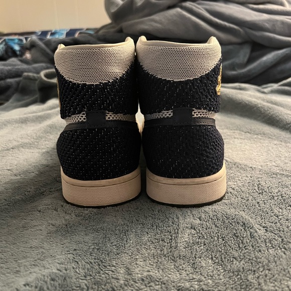 Jordan 1 Retro High OG Flynit Re2pect - Picture 4 of 8